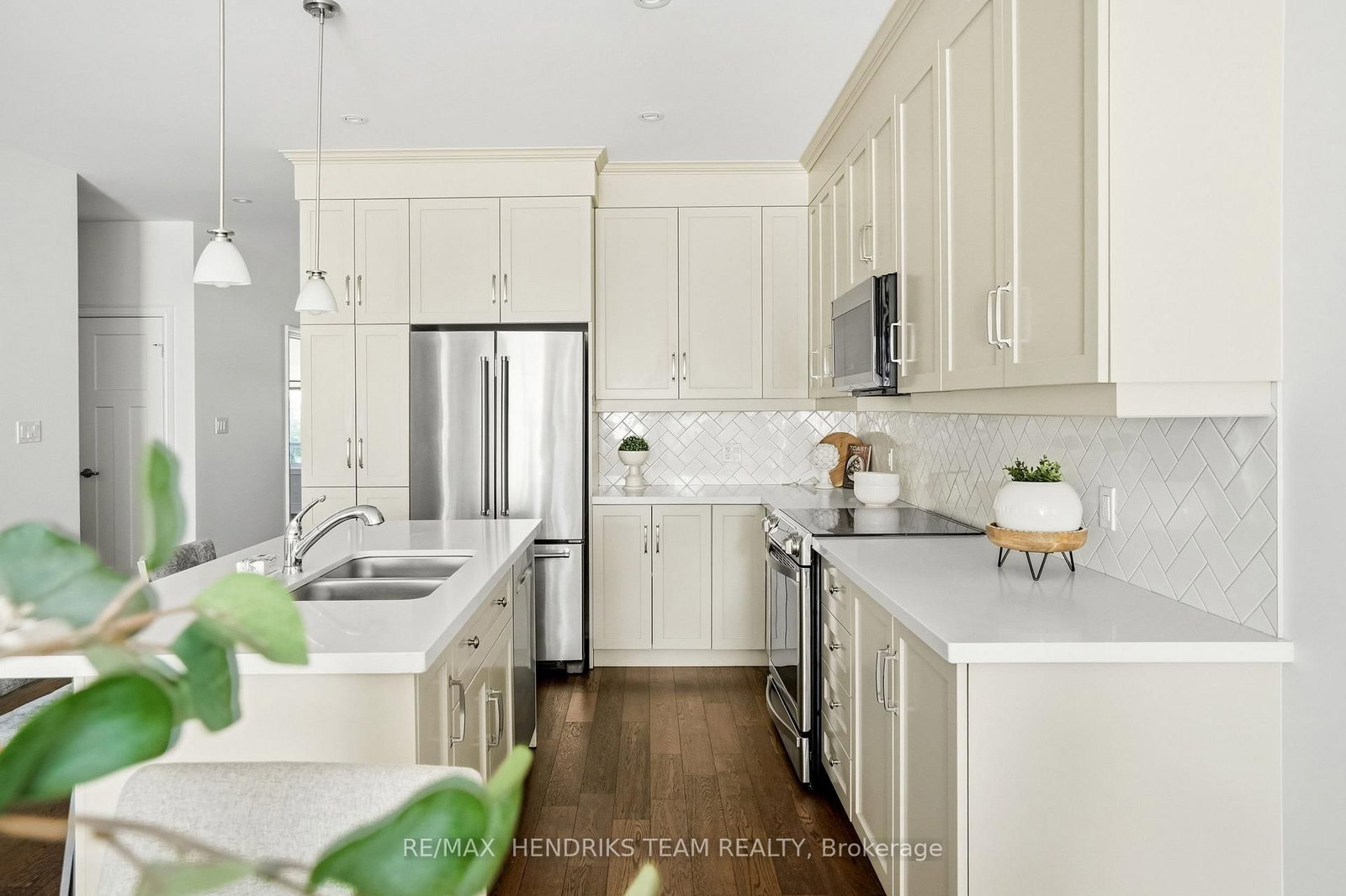 13 Turbinia Court • Grimsby, ON photo 13
