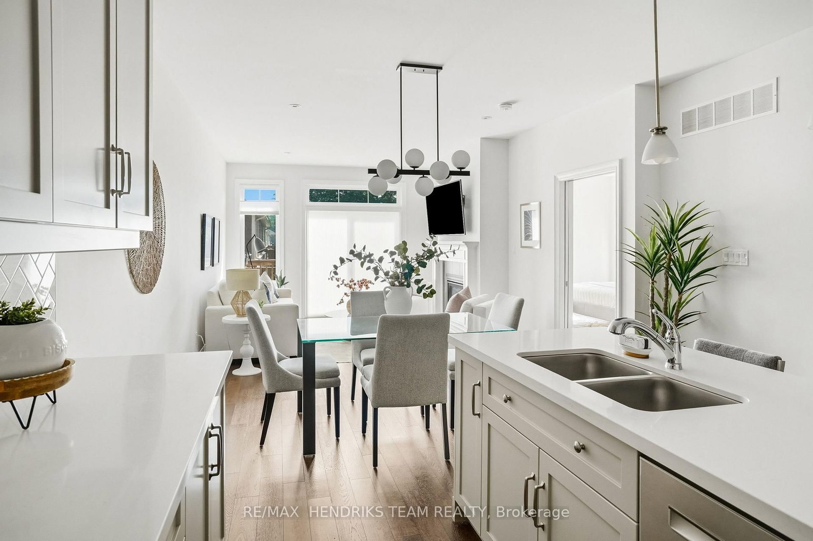 13 Turbinia Court • Grimsby, ON photo 14