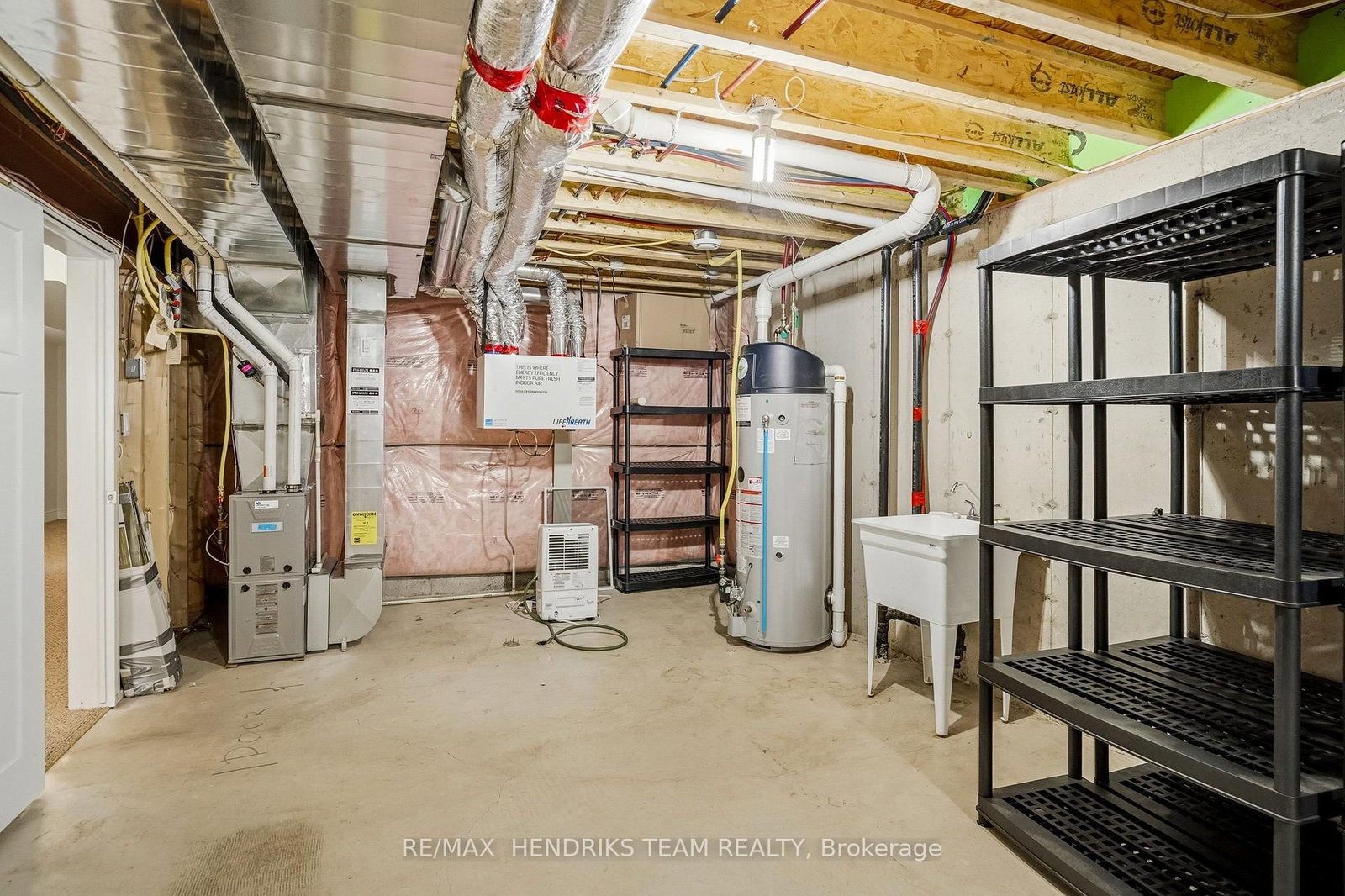 13 Turbinia Court • Grimsby, ON photo 31
