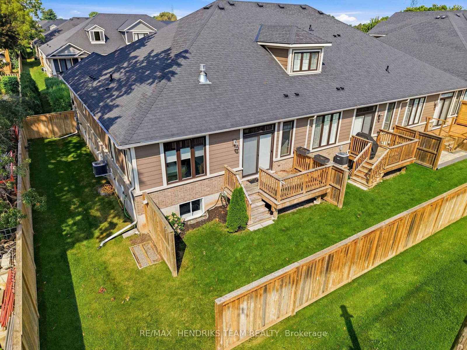 13 Turbinia Court • Grimsby, ON photo 36