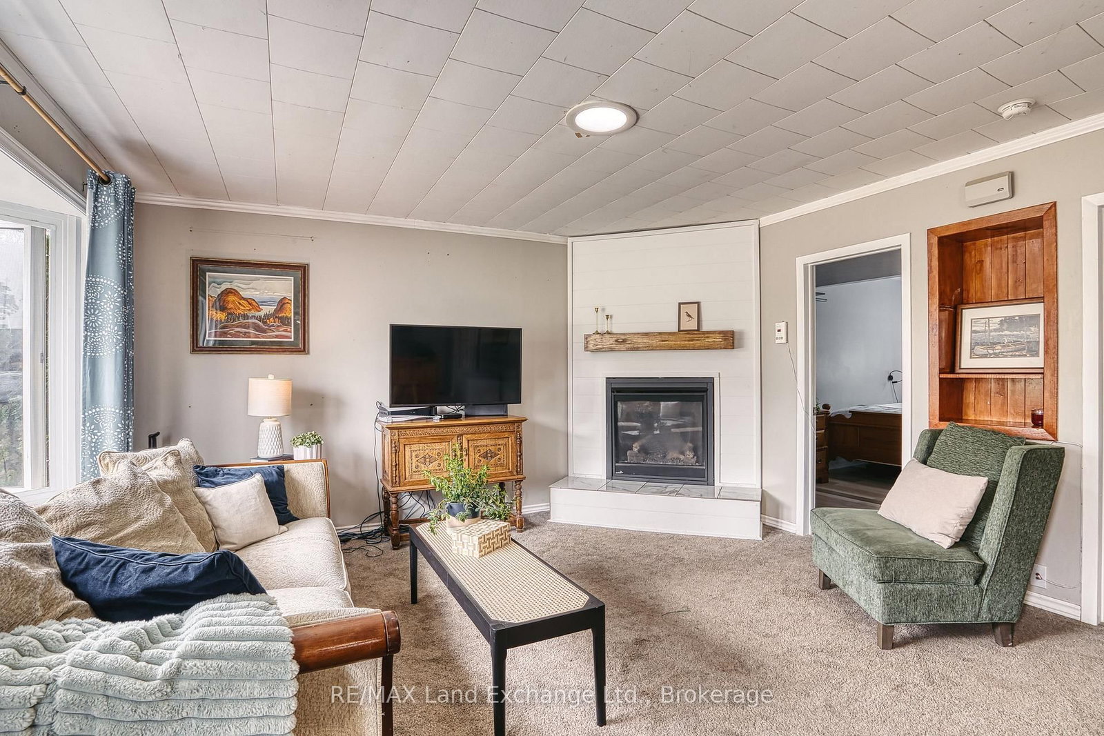 244 Clarendon Street • Saugeen Shores, ON photo 3