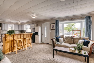 244 Clarendon Street • Saugeen Shores, ON photo 4