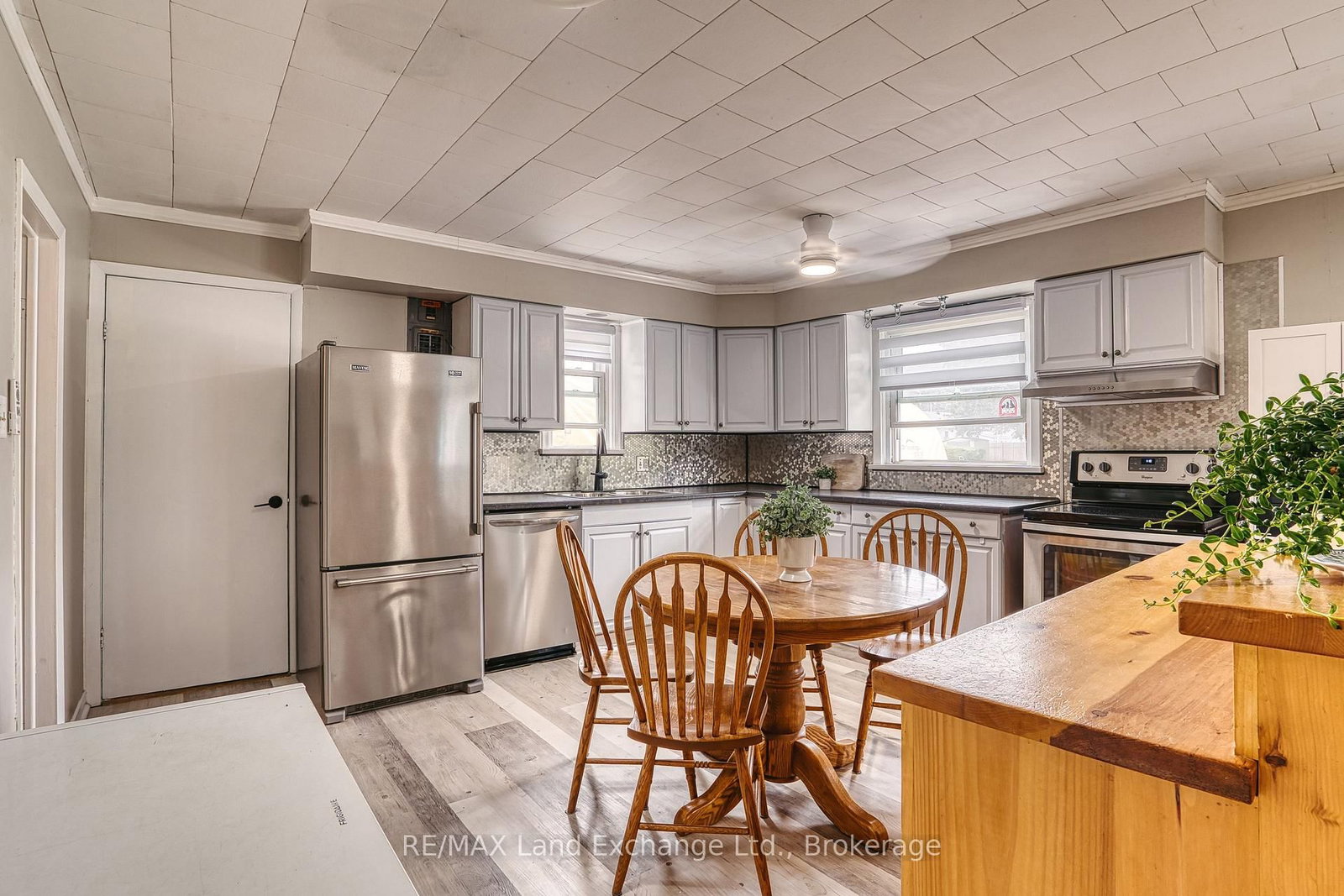 244 Clarendon Street • Saugeen Shores, ON photo 9