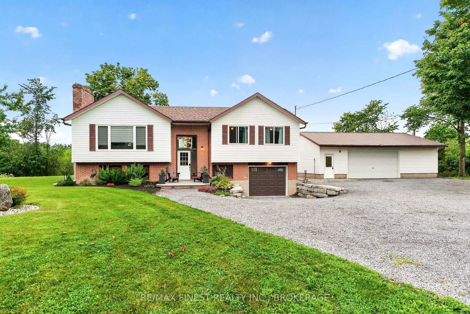 Detached House for sale at 2359 Keeley Road, Sydenham, Ontario, K0H 2T0 - Frontenac South - MLS: X13744948