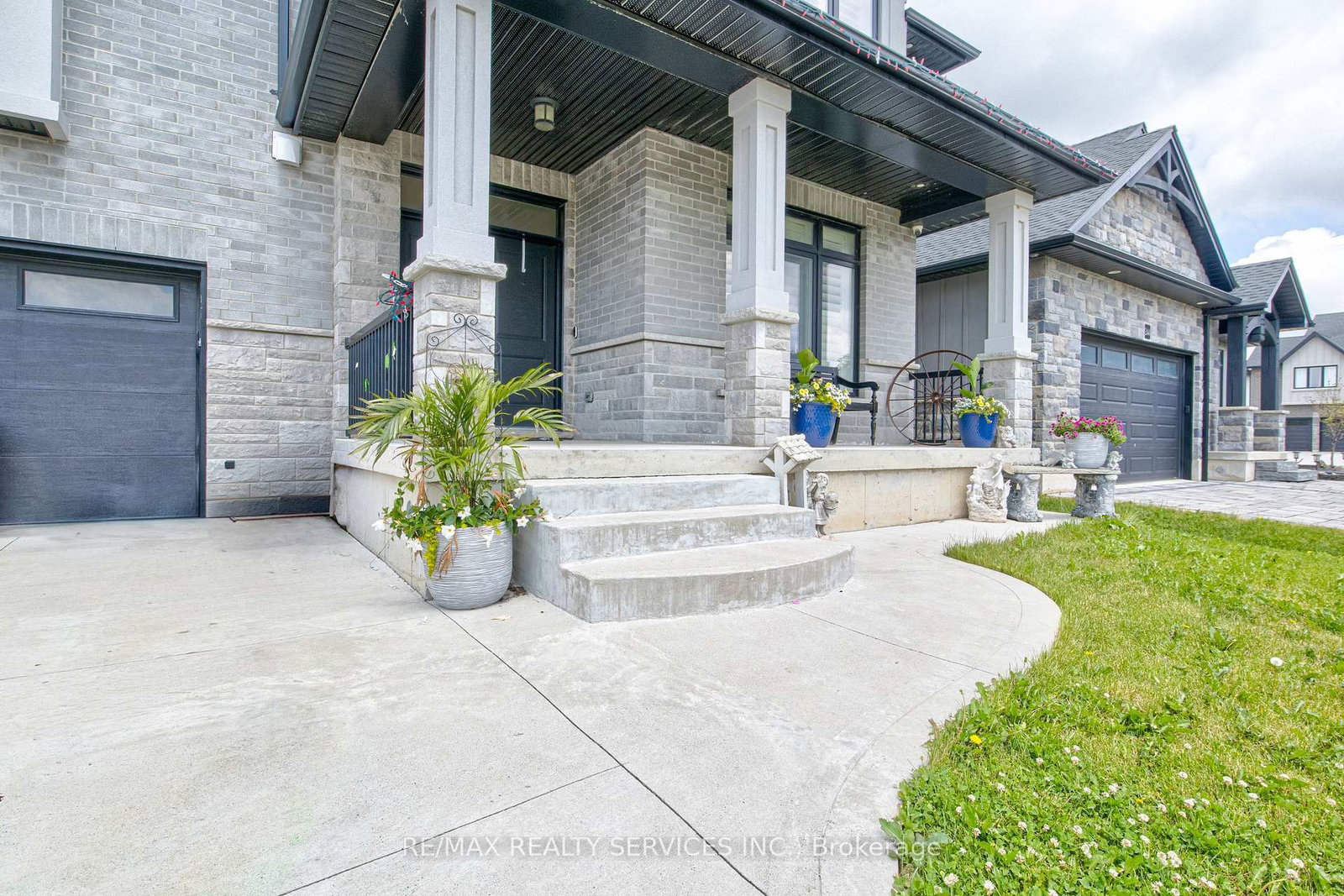 240 Tamarack Blvd Boulevard, Woodstock, photo 2