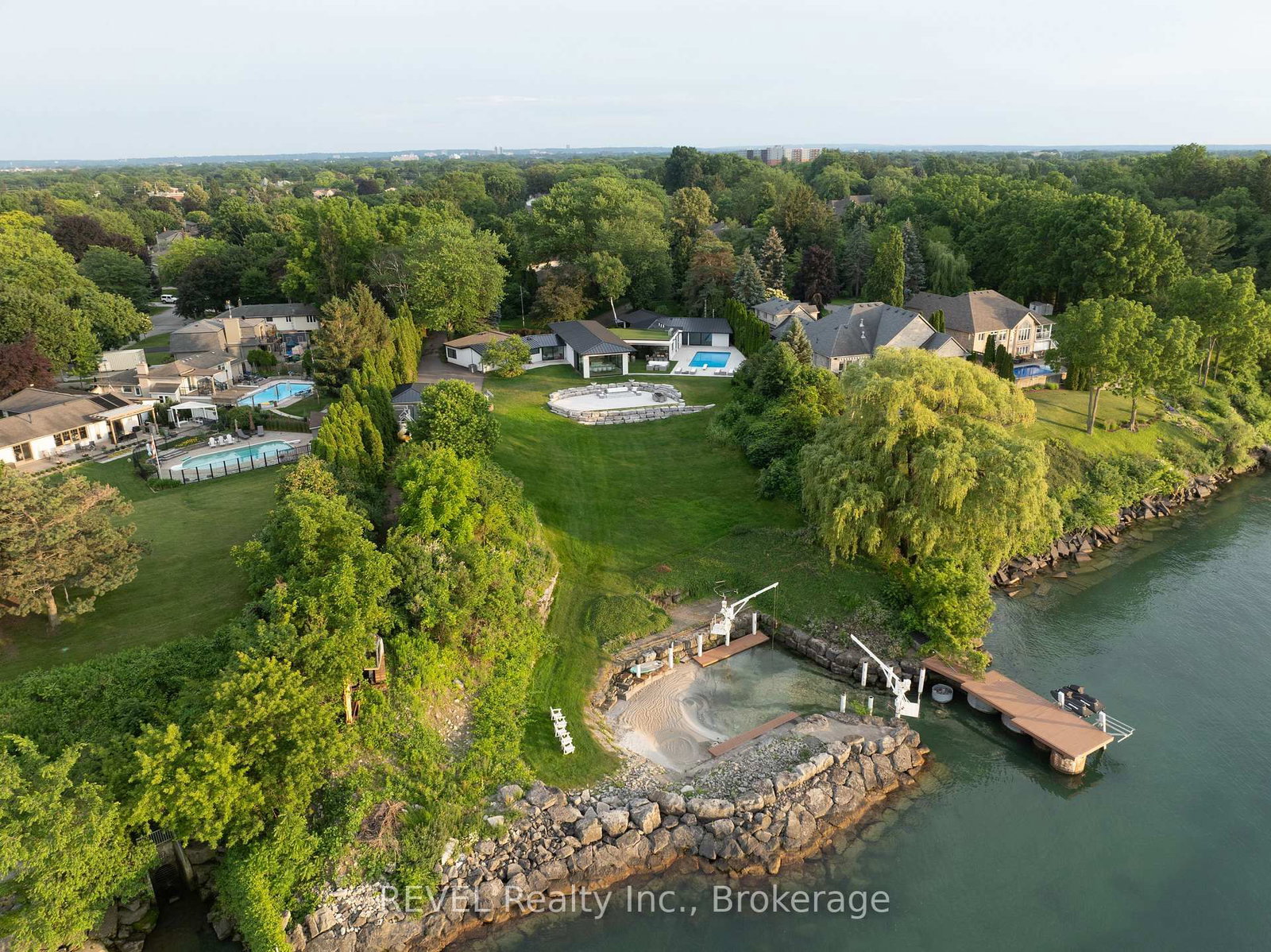 88 October Drive • St. Catharines, ON photo 2