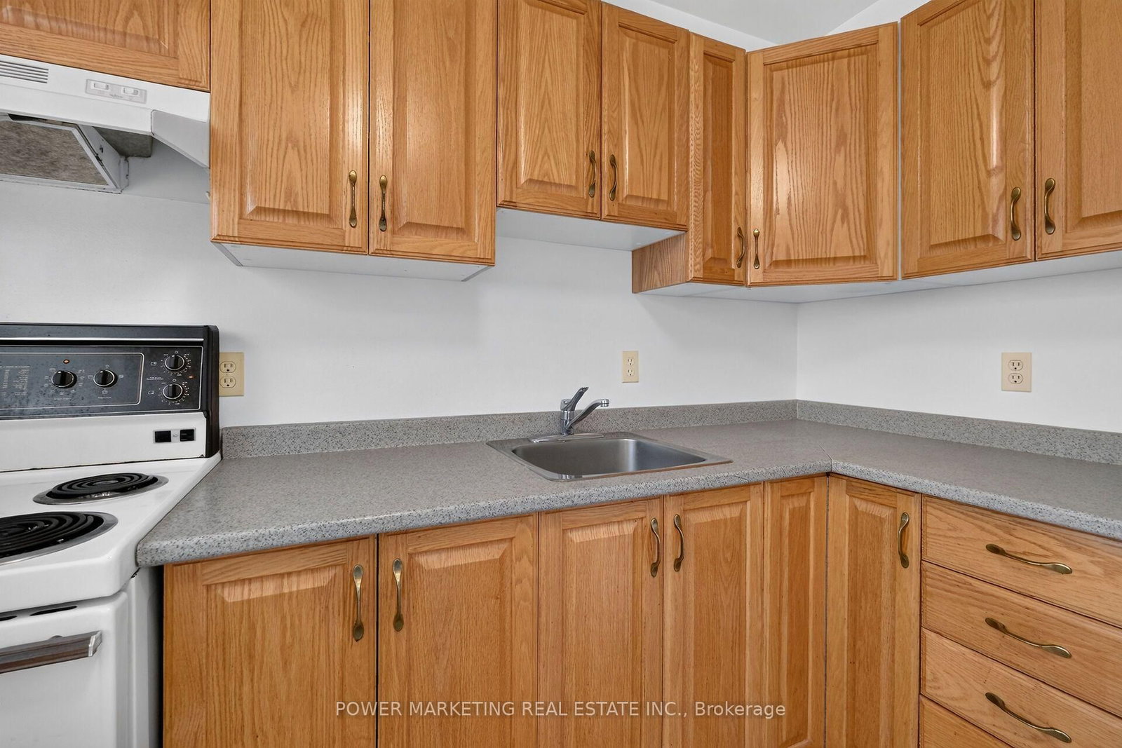 535 Dunbrack Street • Ottawa, ON photo 18