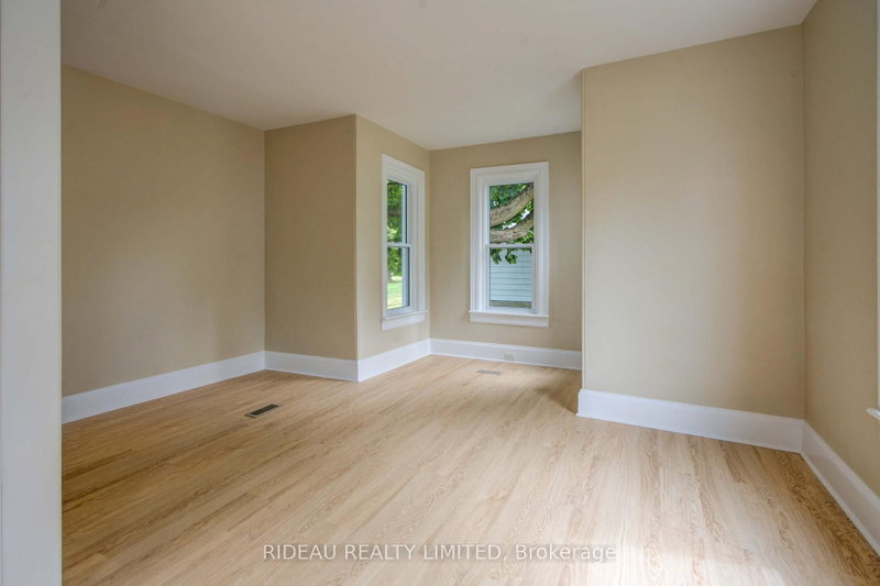 342 Kitley Line 8 Road