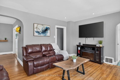 981 Highway 7 • Kawartha Lakes, ON photo 8