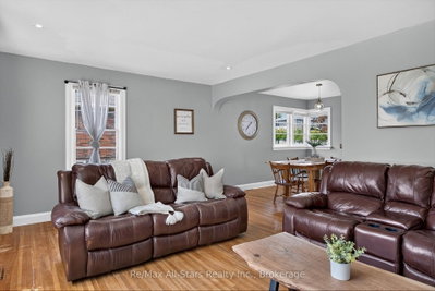 981 Highway 7 • Kawartha Lakes, ON photo 9