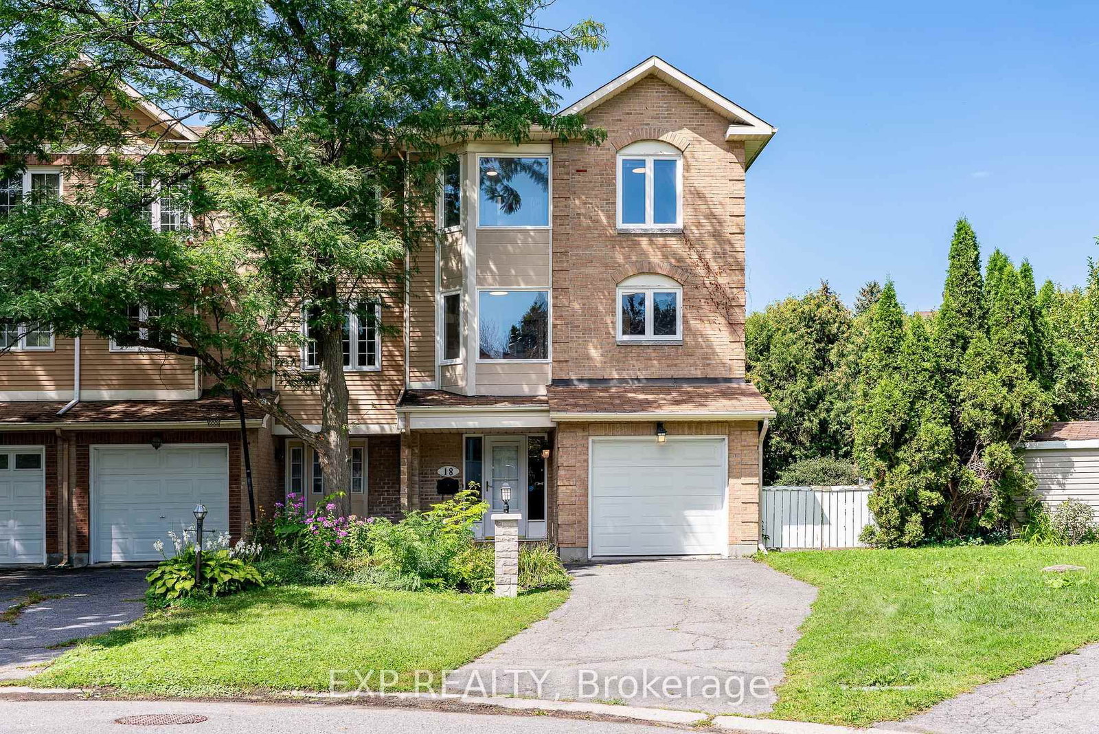 Front view of 18 Arbordale Crescent, Ottawa