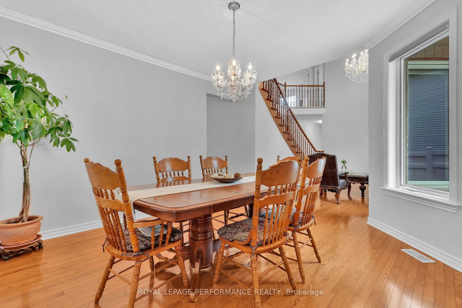 767 Long Point Circle N • Ottawa, ON photo 10