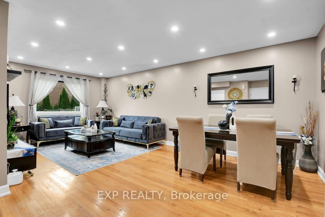 138 Acklam Terrace • Ottawa, ON photo 8