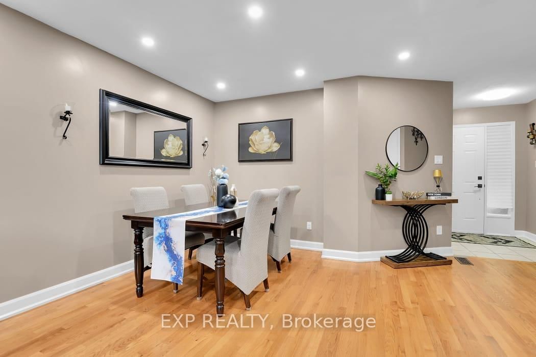 138 Acklam Terrace • Ottawa, ON photo 9
