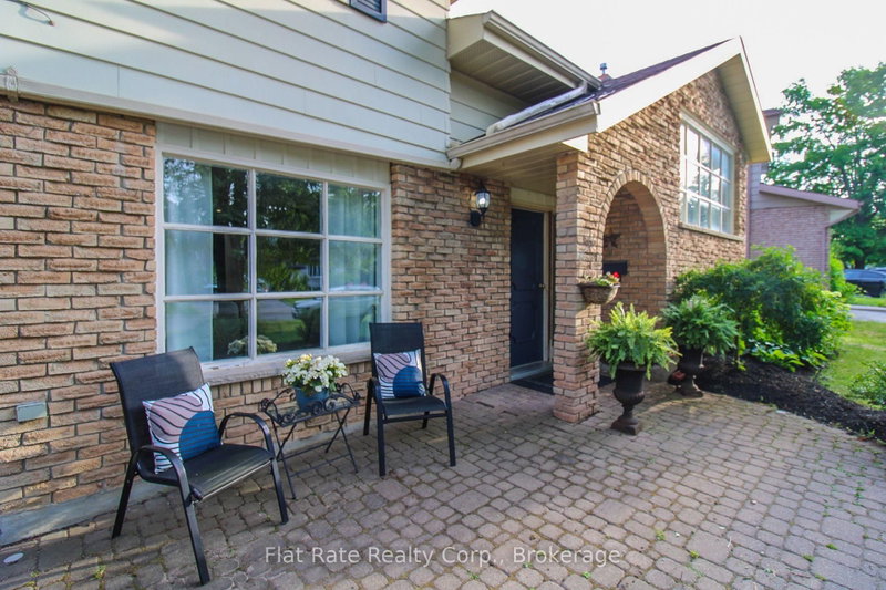 1243 Bridle Dr photo 4