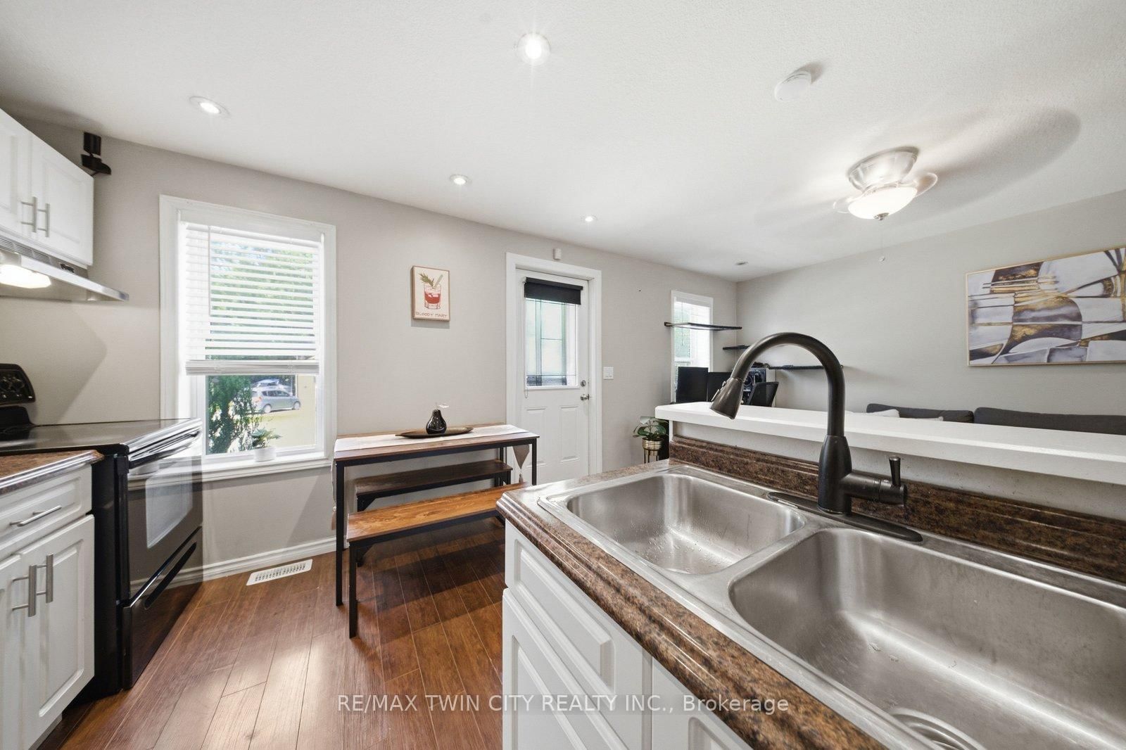 162 Grand River Avenue • Brantford, ON photo 19