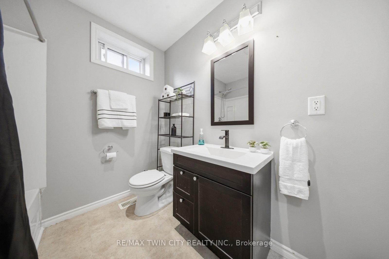 162 Grand River Avenue • Brantford, ON photo 22