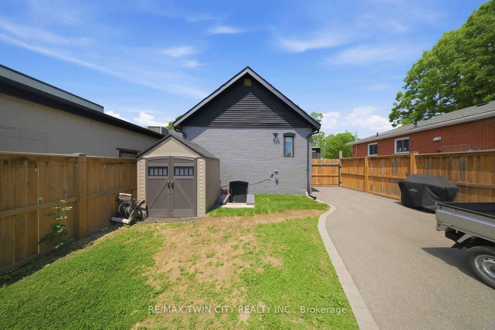 162 Grand River Avenue • Brantford, ON photo 27