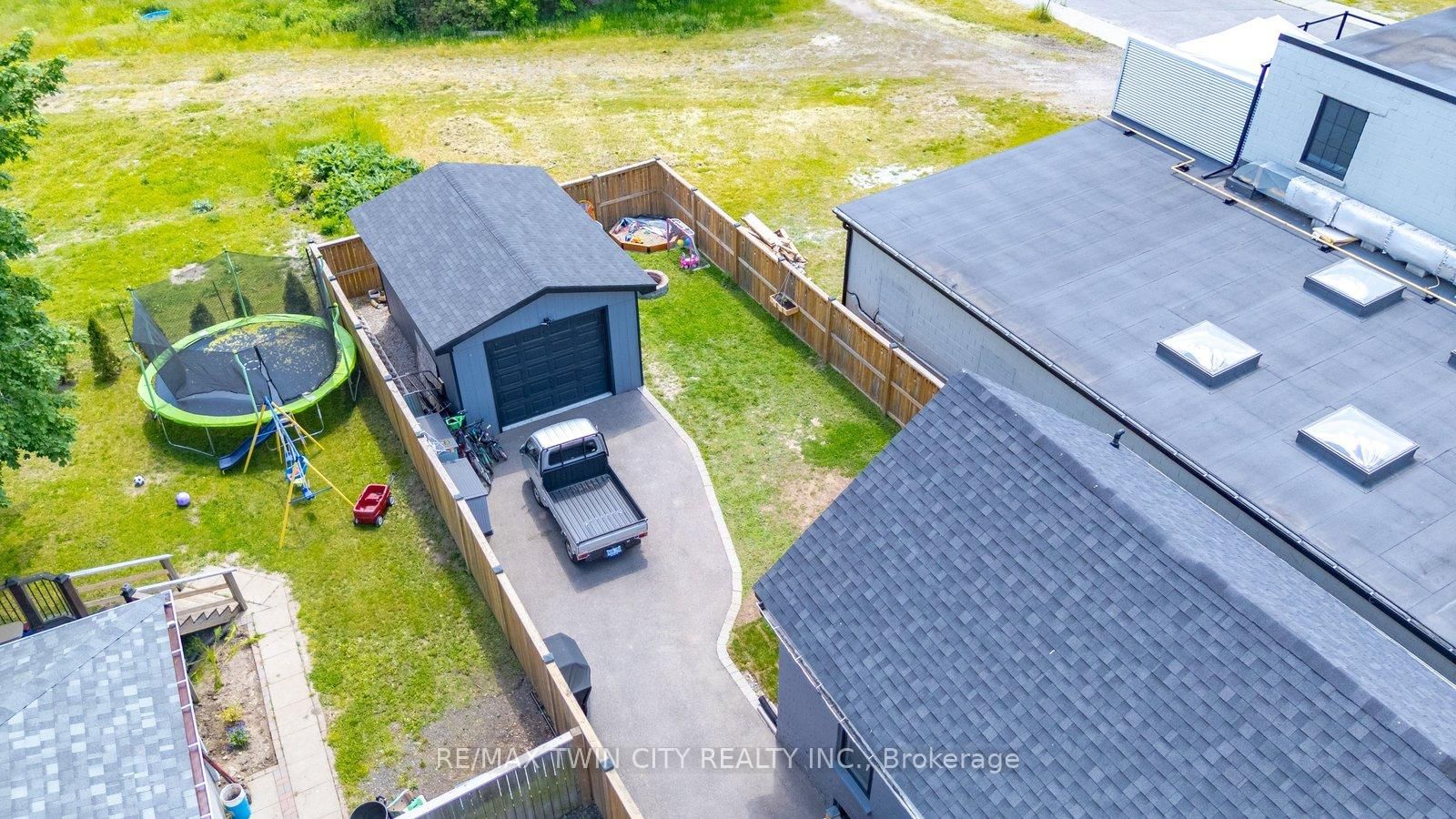 162 Grand River Avenue • Brantford, ON photo 30