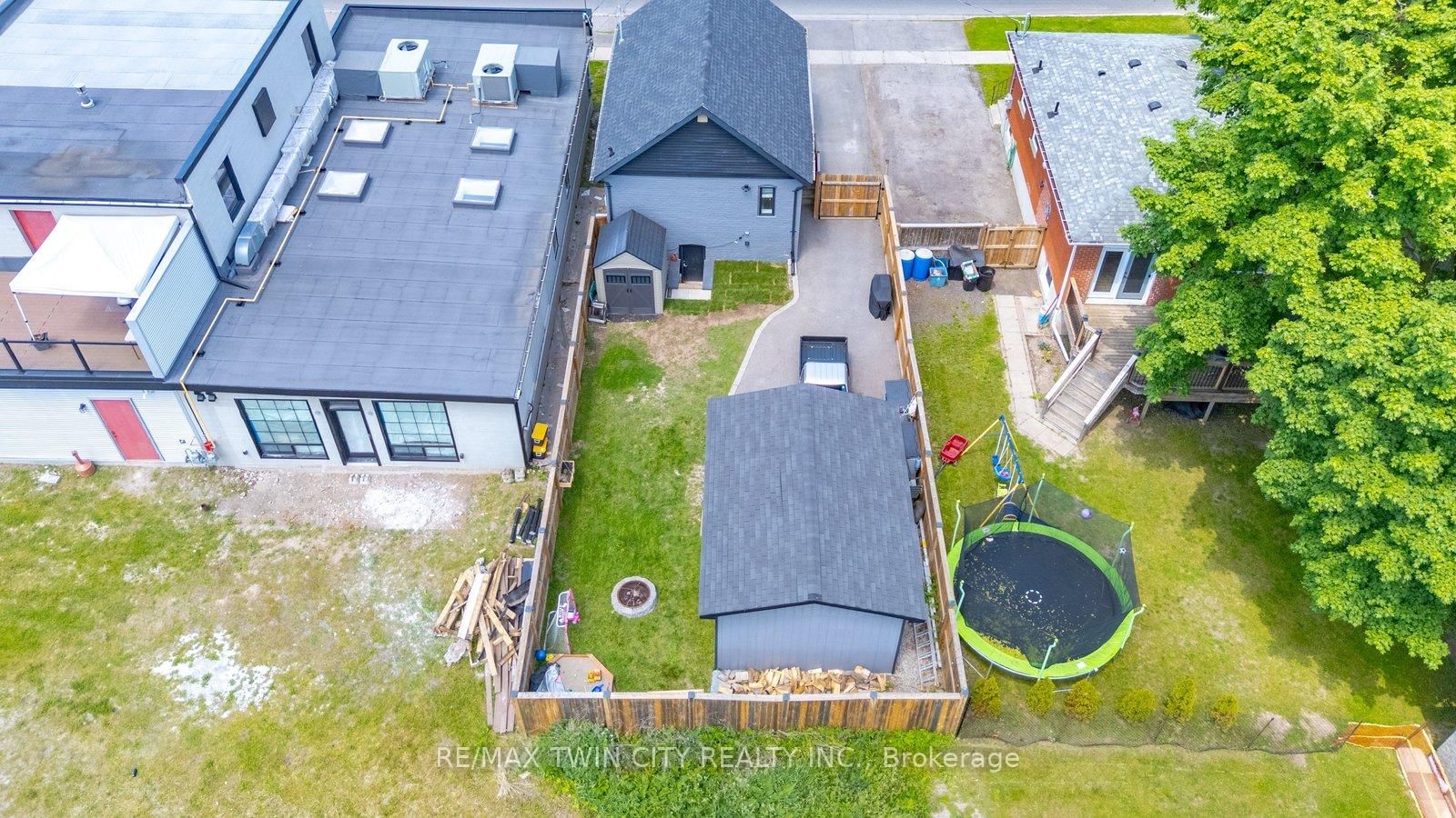 162 Grand River Avenue • Brantford, ON photo 38