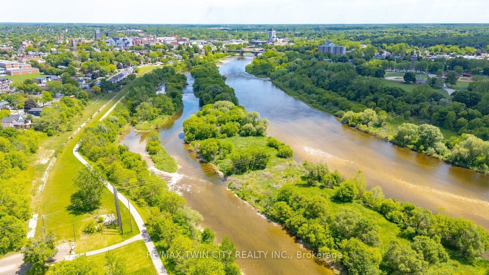 162 Grand River Avenue • Brantford, ON photo 39
