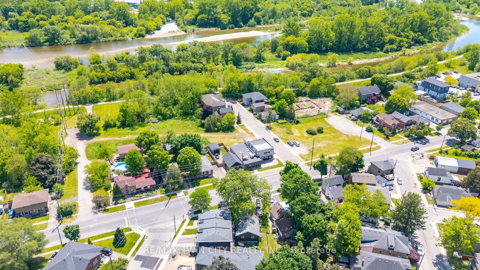 162 Grand River Avenue • Brantford, ON photo 6