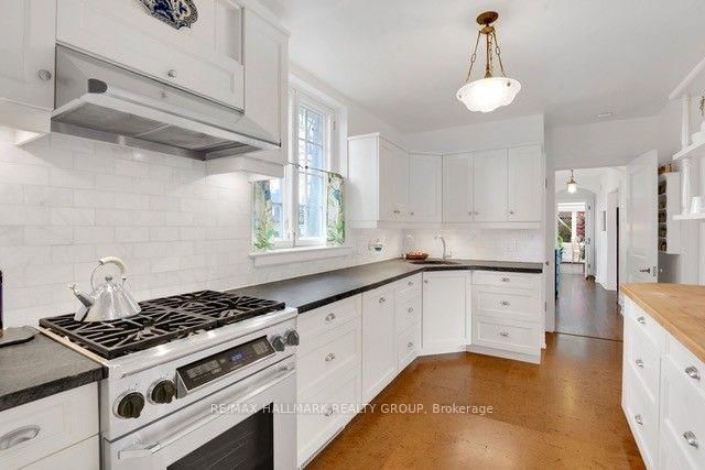 550 Piccadilly Ave photo 5