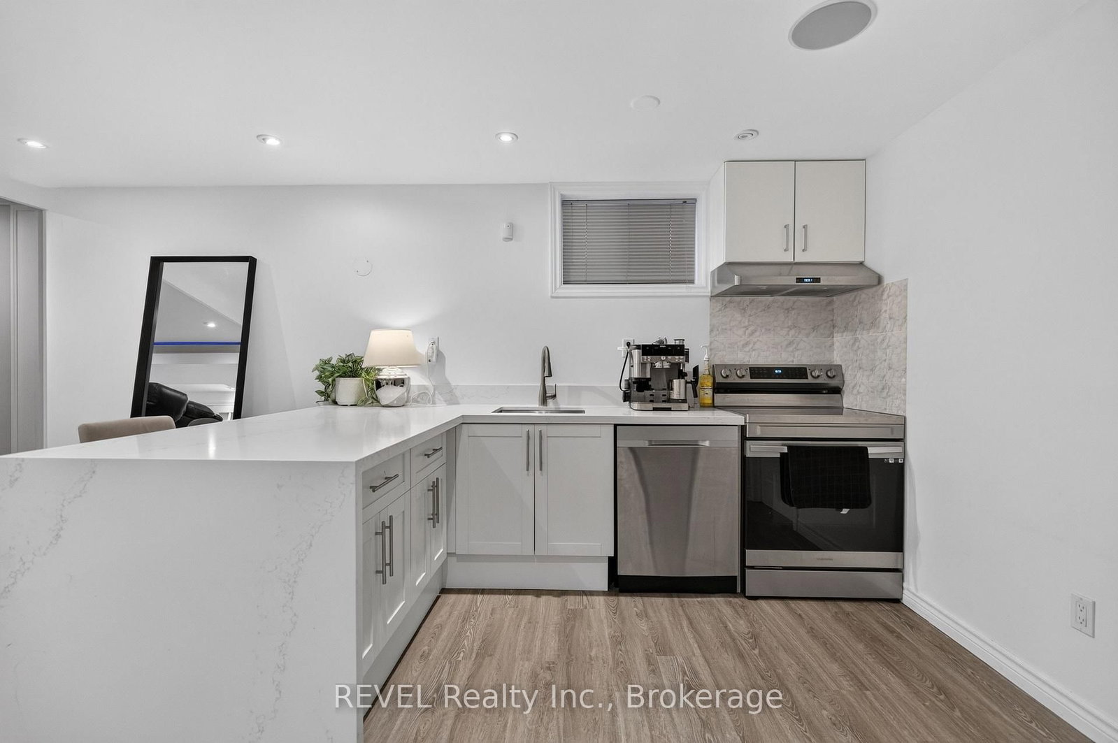 282 Webster Road • Hamilton, ON photo 37