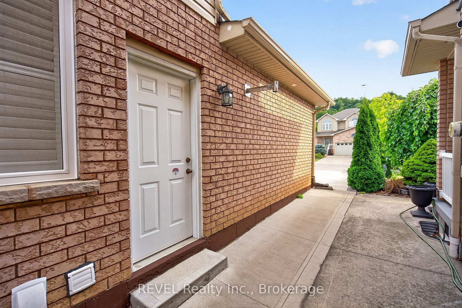 282 Webster Road • Hamilton, ON photo 48