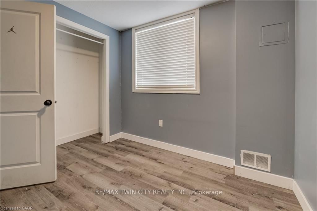 58 MARSHALL Drive • Guelph, ON photo 42