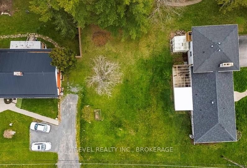 5 Manitou Crescent