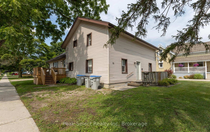 32 Victoria St W photo 4