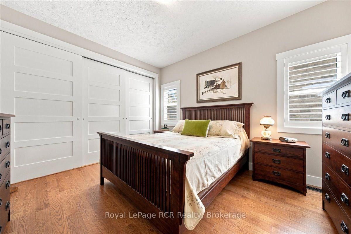 323 5th Avenue W • Owen Sound, ON photo 10