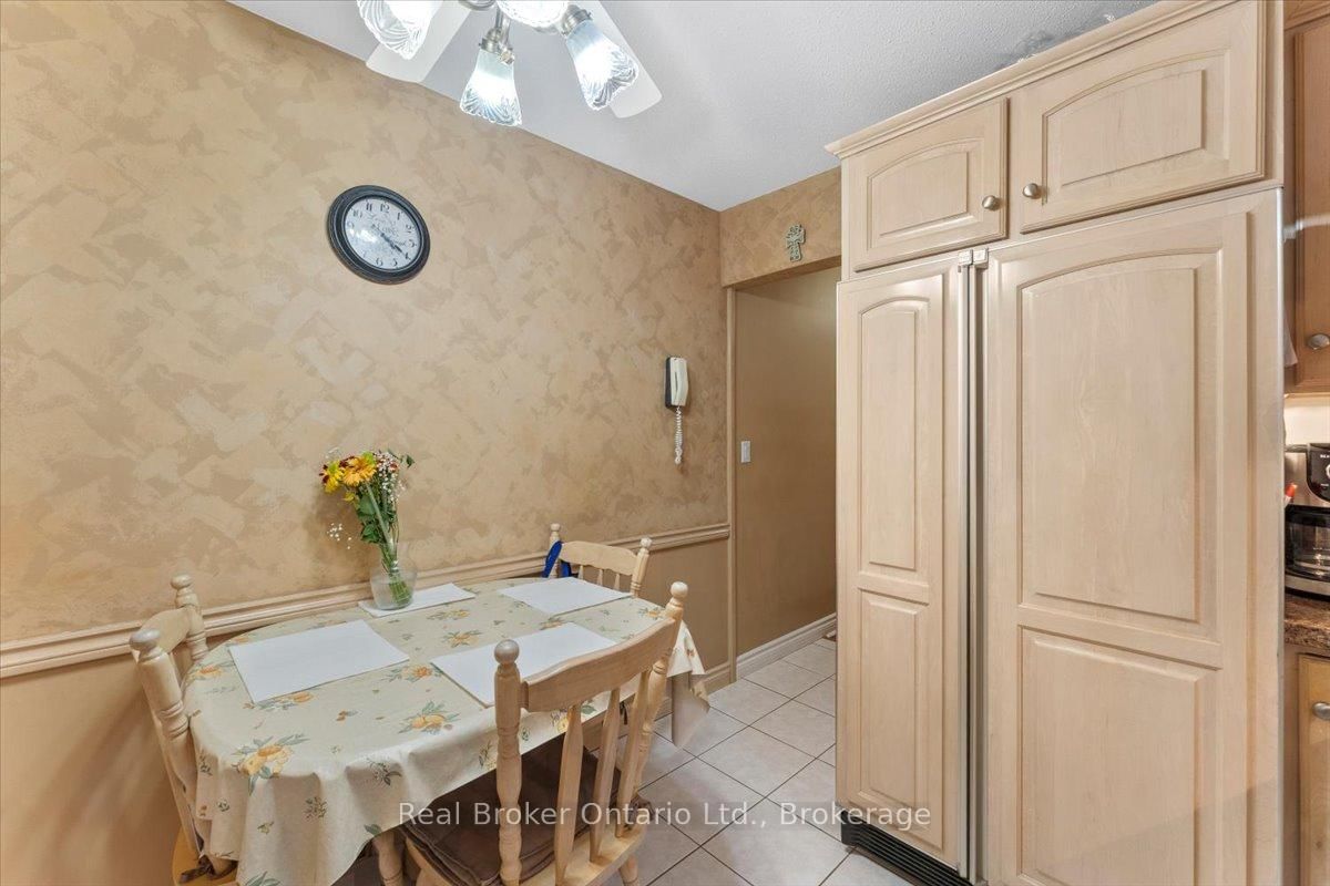 193 Huxley Avenue S • Hamilton, ON photo 13