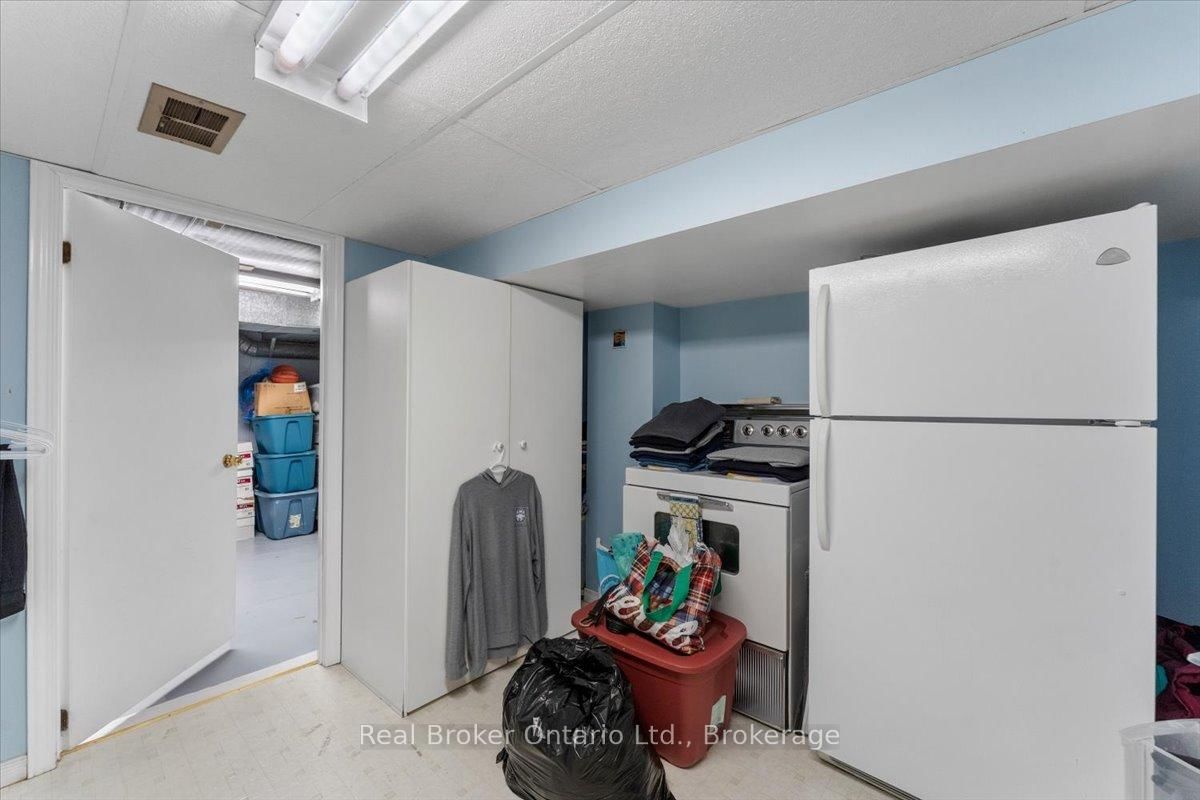193 Huxley Avenue S • Hamilton, ON photo 35