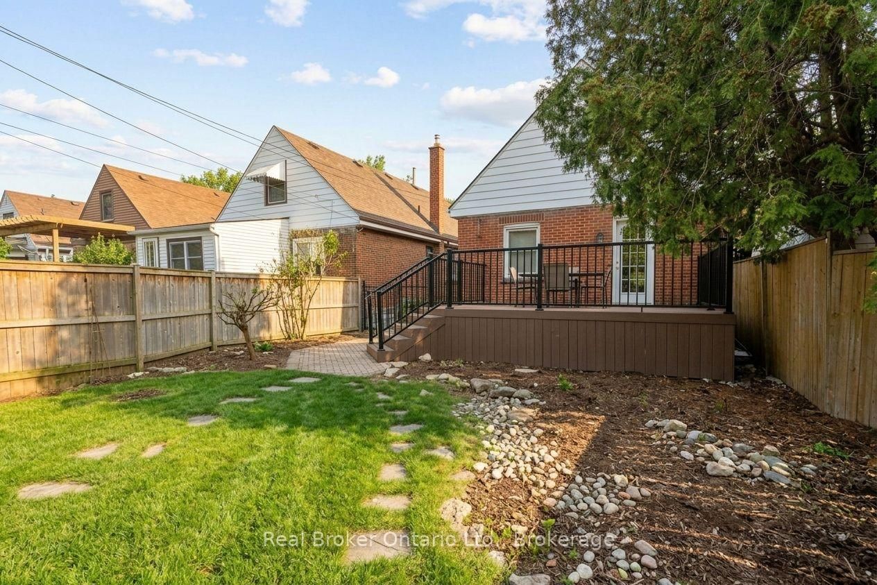 193 Huxley Avenue S • Hamilton, ON photo 40