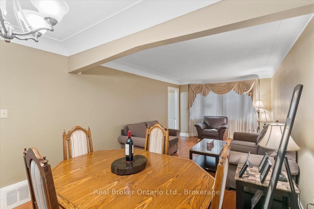 193 Huxley Avenue S • Hamilton, ON photo 9