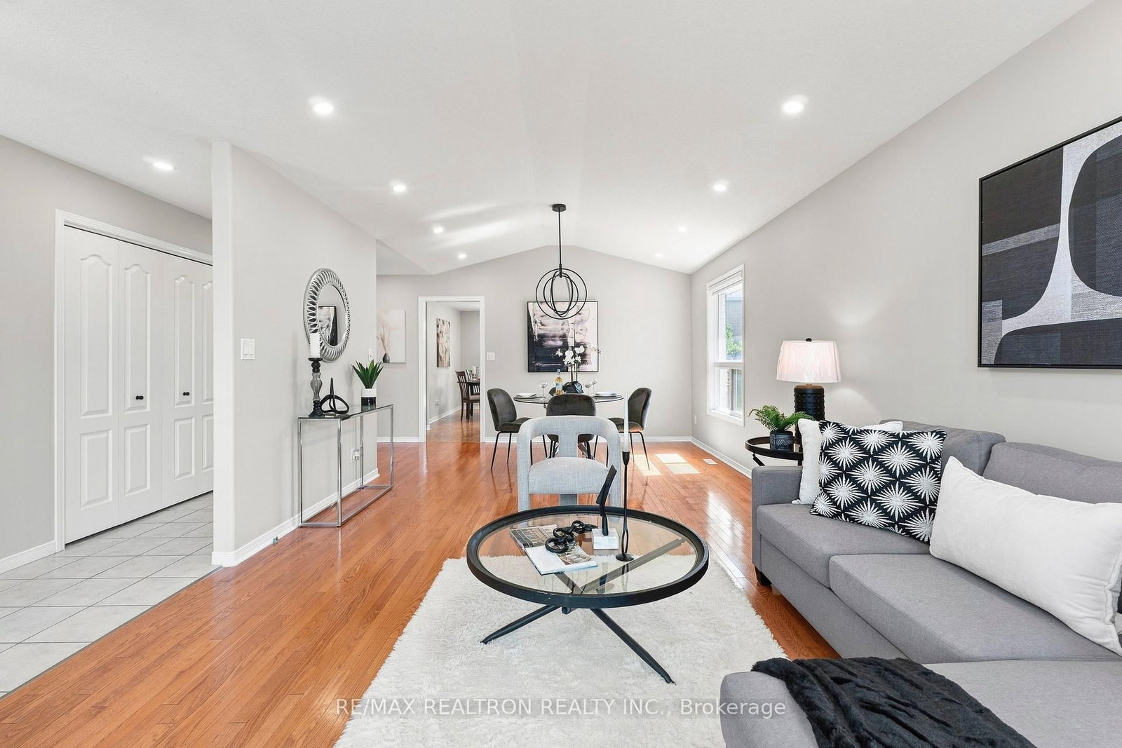 25 Linden Lane • Belleville, ON photo 11