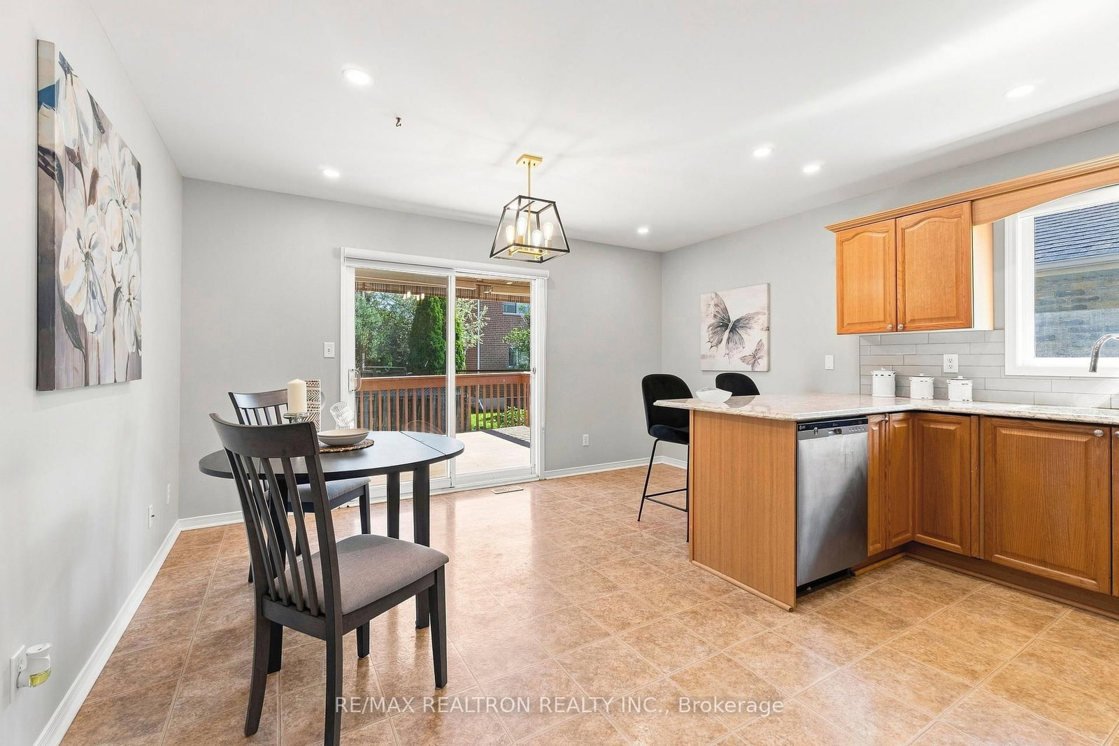25 Linden Lane • Belleville, ON photo 12