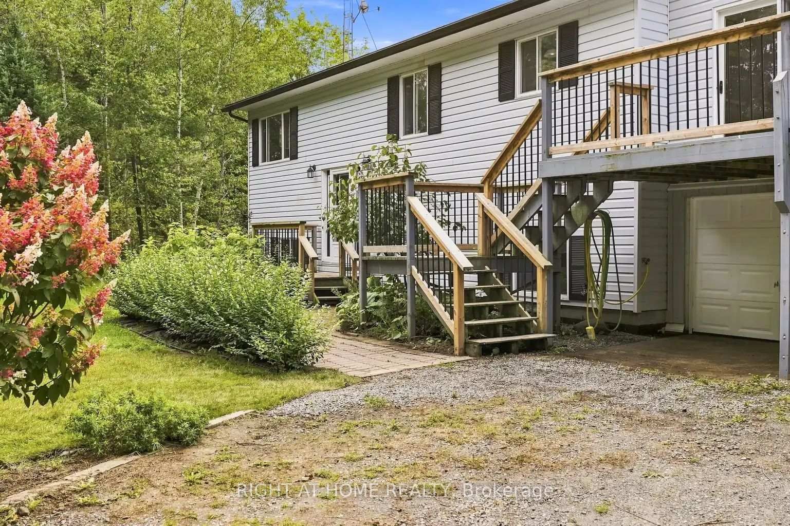 489 Twin Sisters Lake Road • Limoges, ON photo 4