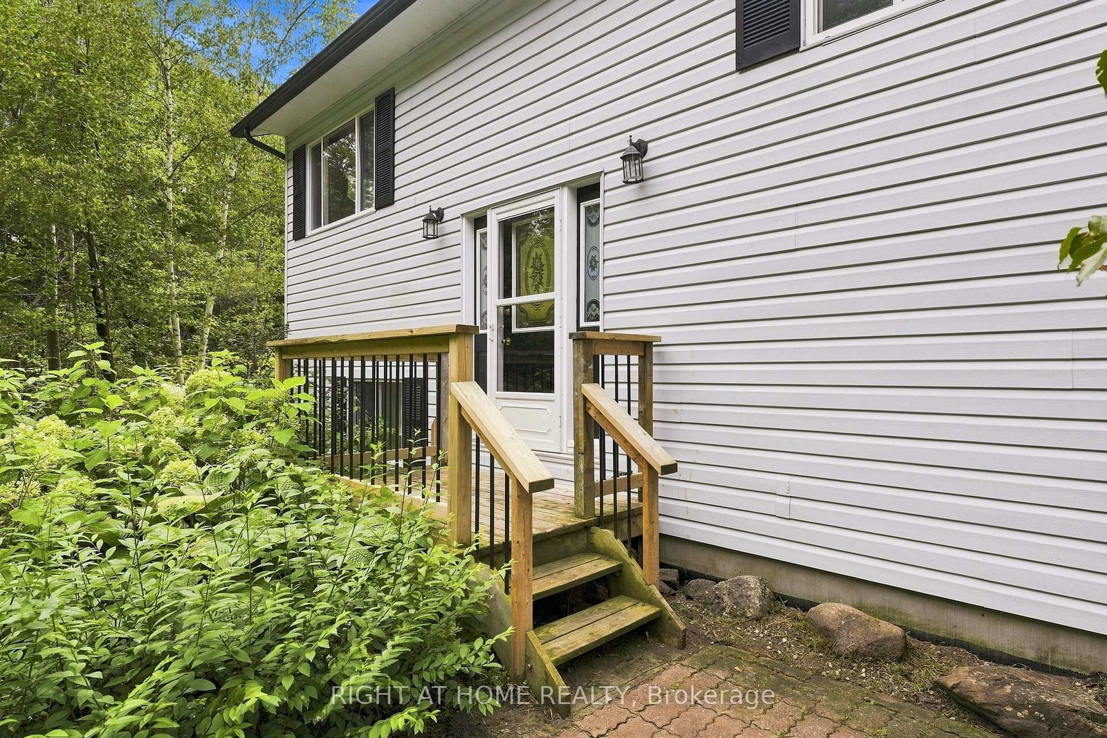 489 Twin Sisters Lake Road • Limoges, ON photo 6