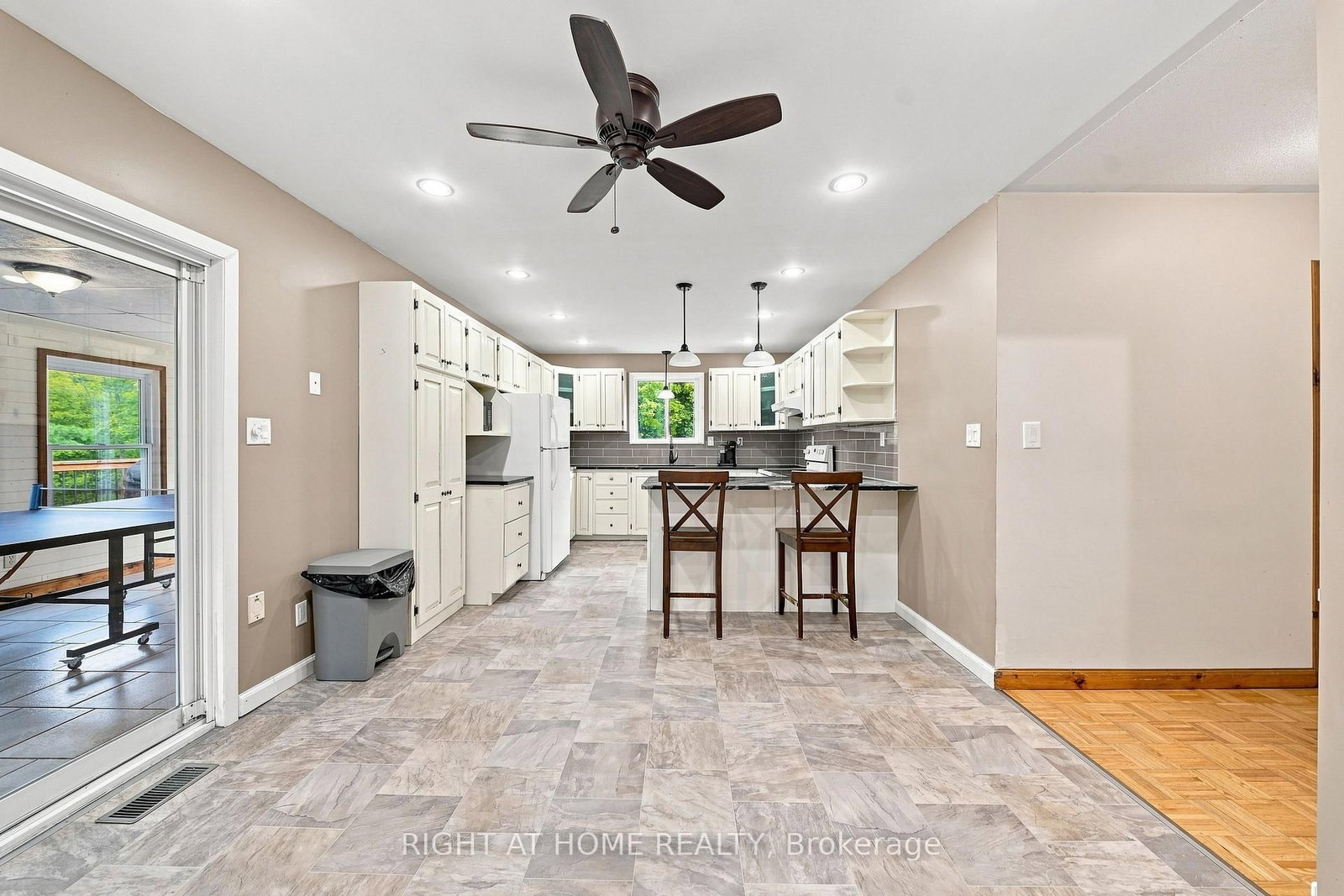 489 Twin Sisters Lake Road • Limoges, ON photo 9