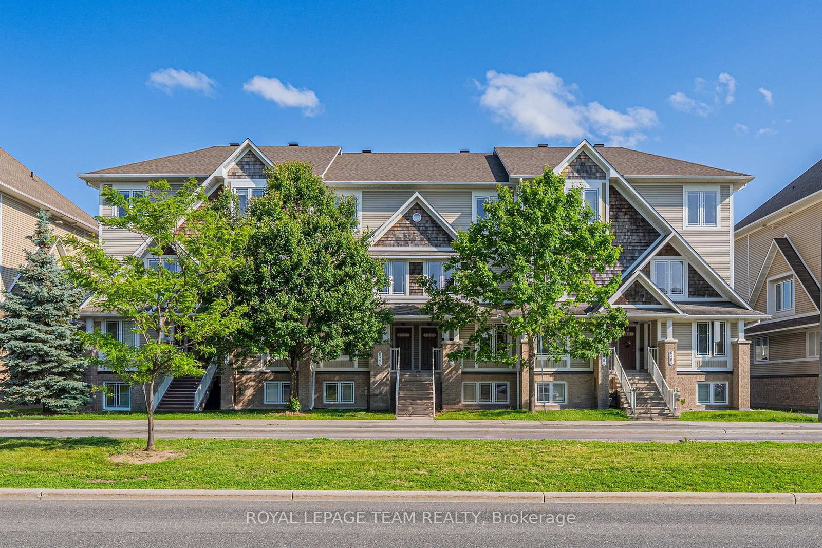 Front view of B-634 Chapman Mills Drive, Ottawa