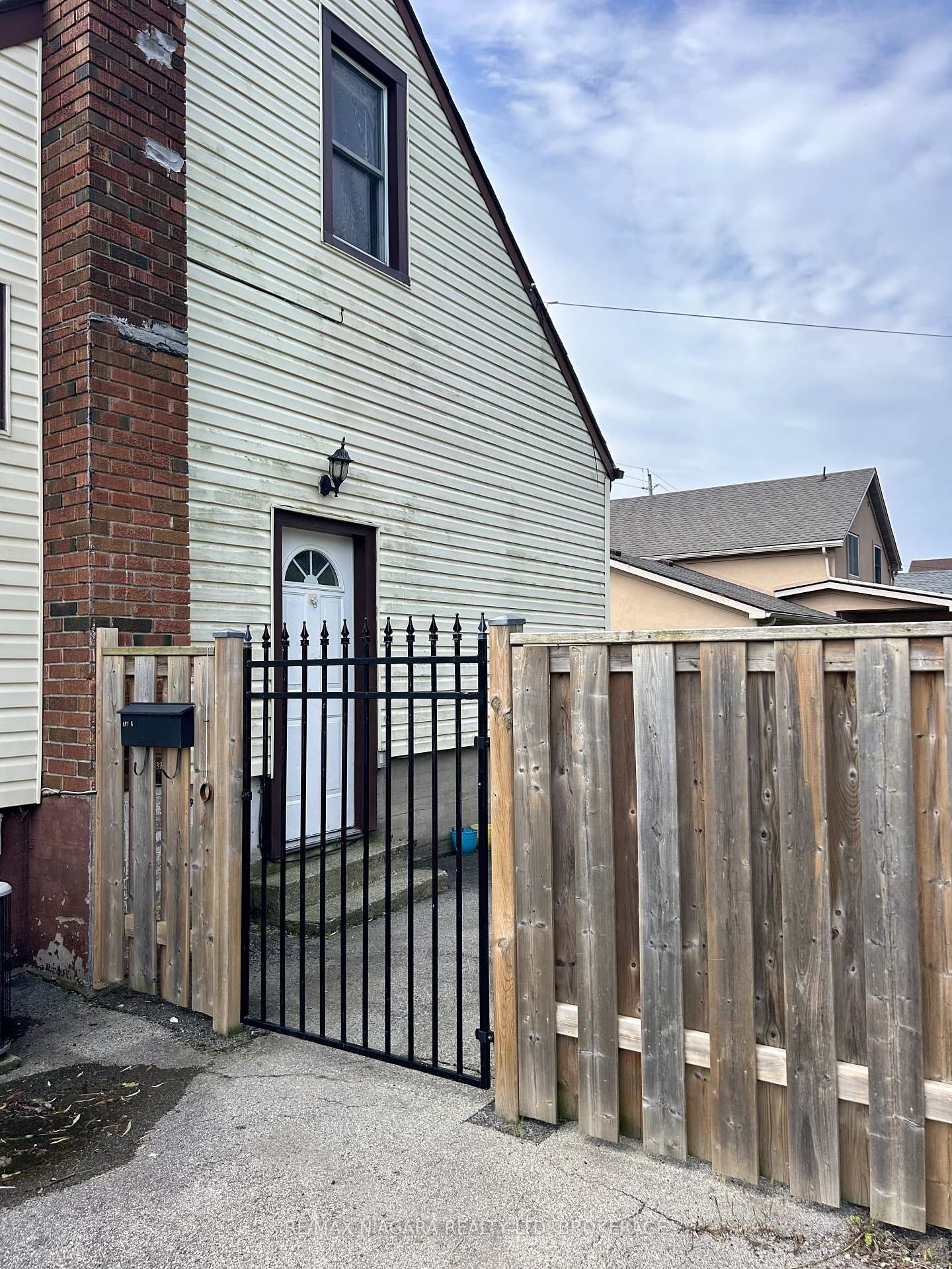 130 Killaly Street E • Port Colborne, ON photo 9
