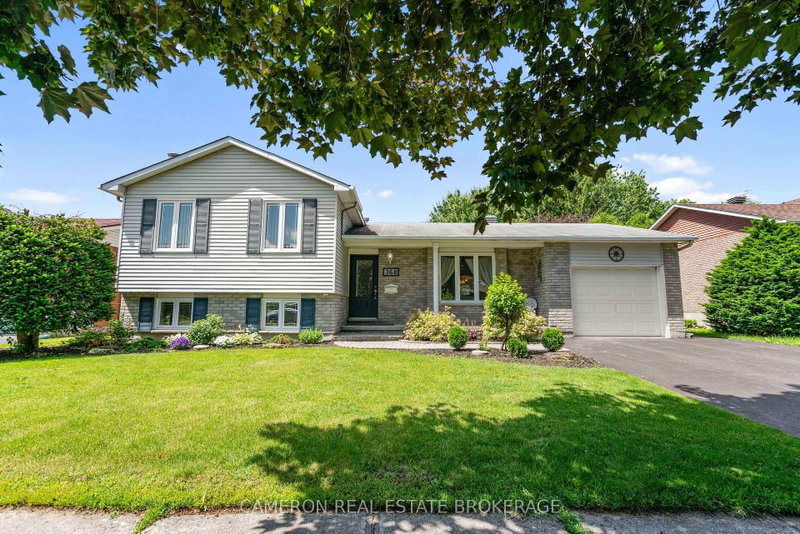 368 Angela Crescent