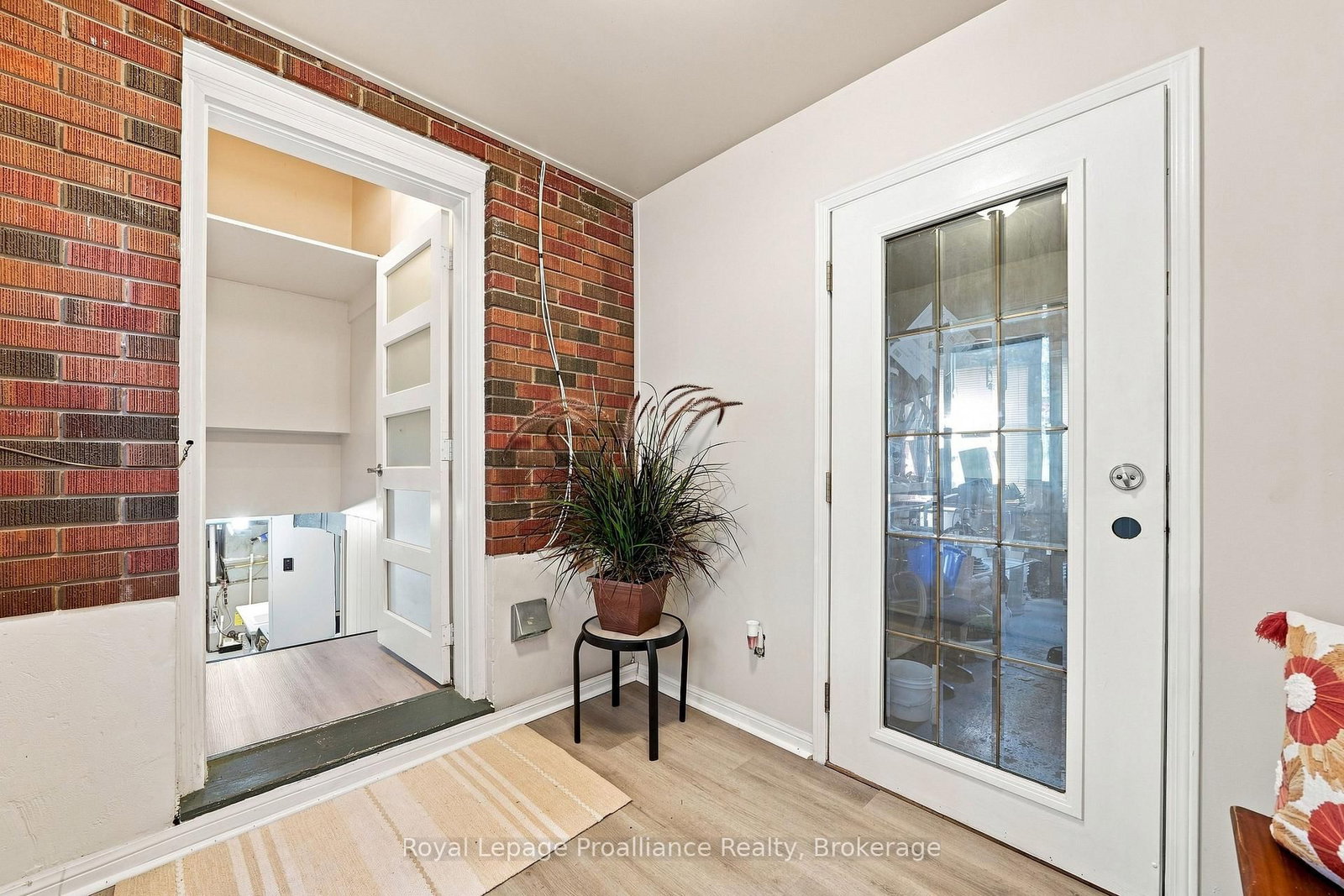 15 Elvins Gardens • Belleville, ON photo 16