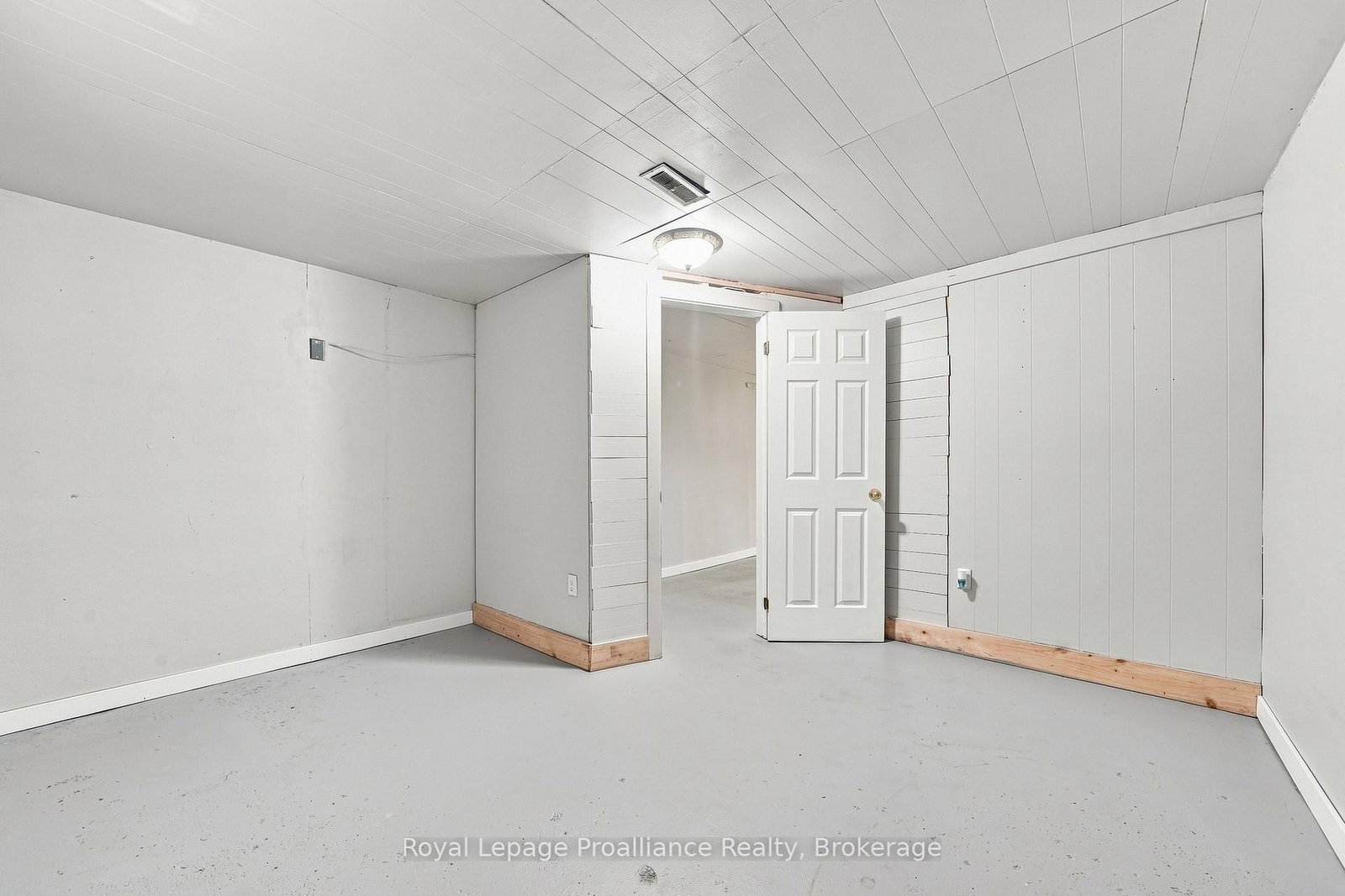 15 Elvins Gardens • Belleville, ON photo 25