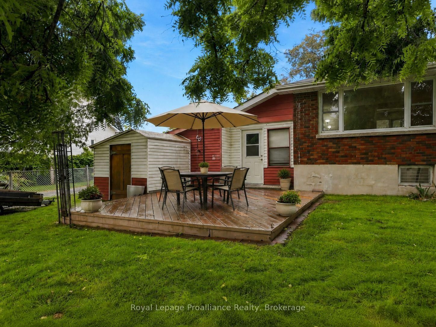 15 Elvins Gardens • Belleville, ON photo 27