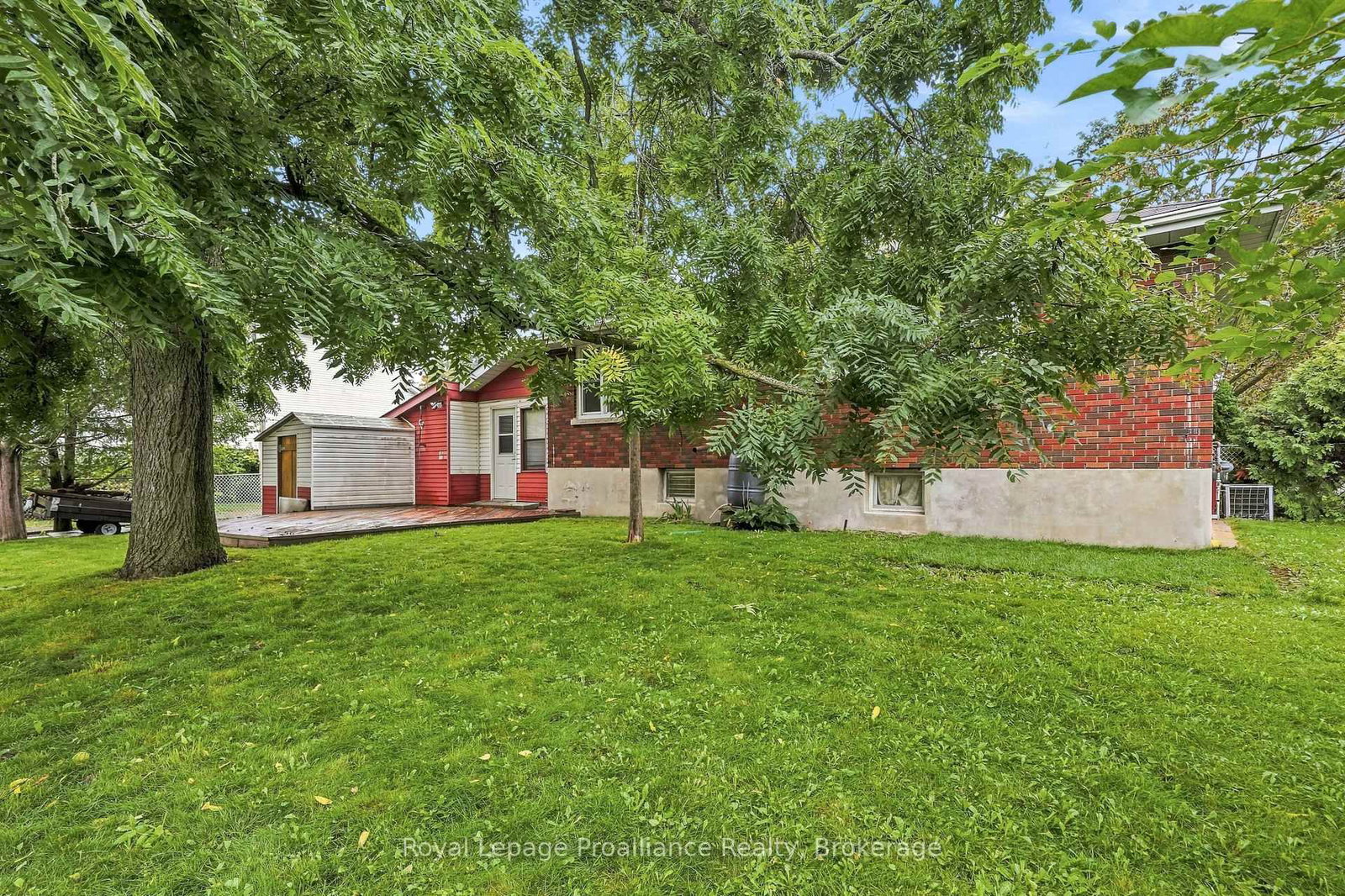 15 Elvins Gardens • Belleville, ON photo 29