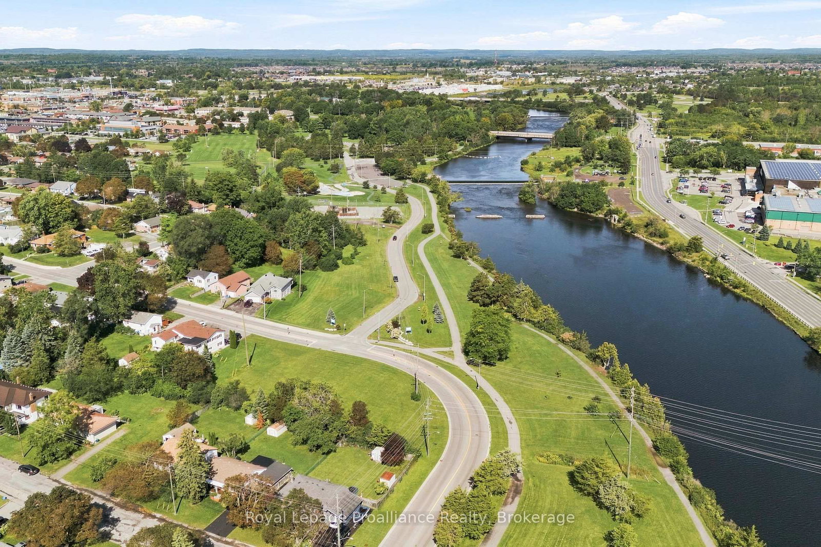 15 Elvins Gardens • Belleville, ON photo 36